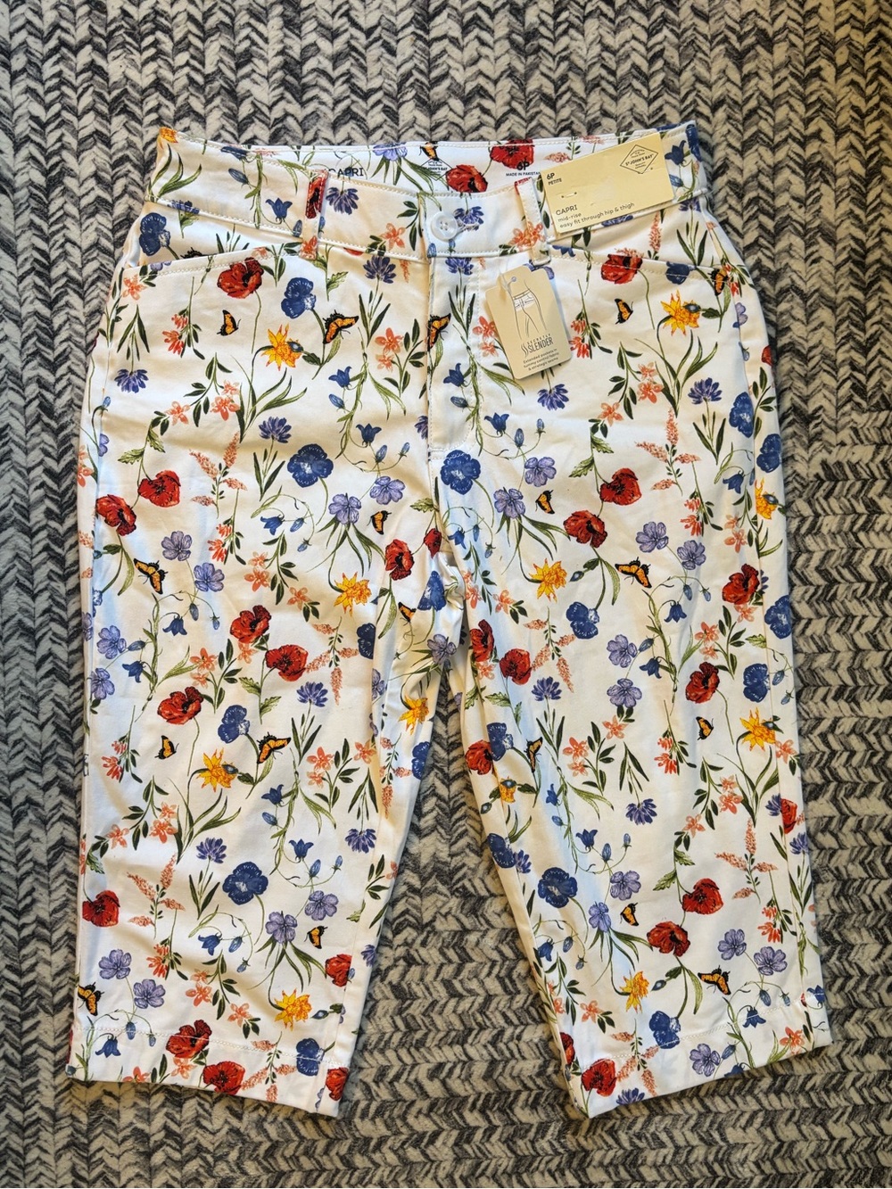 NWT St. John's Bay White Floral Capri Pants Size 6 Petite